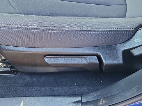 Certified 2025 Subaru Crosstrek 2.0i Premium image 11