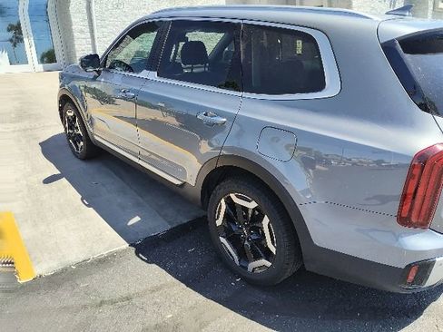 Used 2024 Kia Telluride S w/ S Sunroof Package FWD image 7