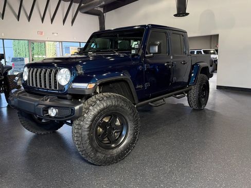 Used 2025 Jeep Gladiator Sport image 31