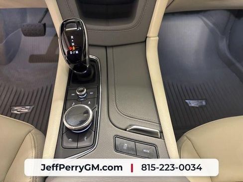 Used 2024 Cadillac XT6 Premium Luxury w/ Technology Package AWD/4WD image 17