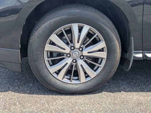 Used 2018 Nissan Pathfinder S AWD/4WD image 11