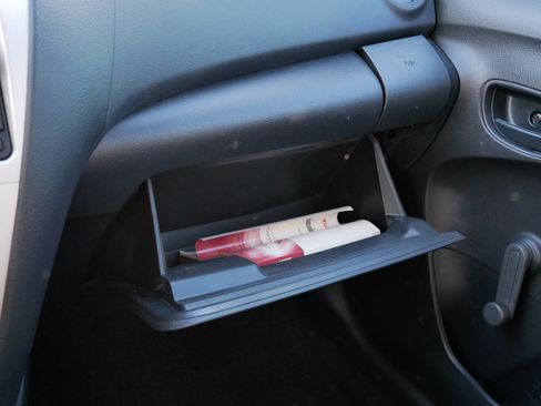 Used 2008 Toyota Yaris Sedan image 28