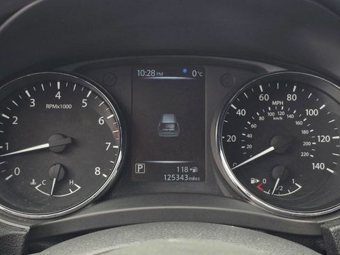 Used 2017 Nissan Rogue S image 27