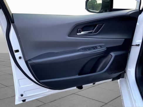 Used 2024 Toyota Prius XLE FWD image 21
