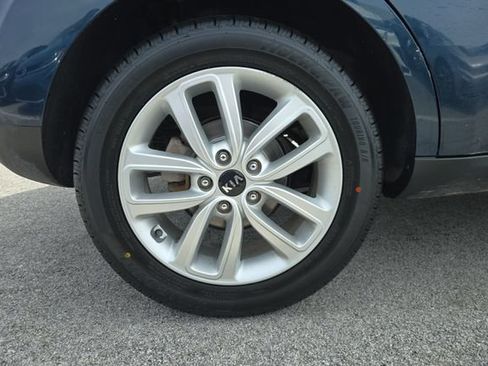 Used 2018 Kia Soul + FWD image 31