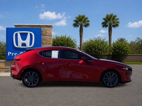 Used 2020 MAZDA MAZDA3 Hatchback FWD image 6