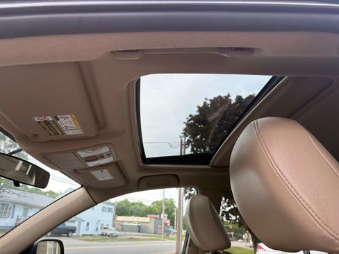 Used 2009 Toyota RAV4 Limited AWD/4WD image 12