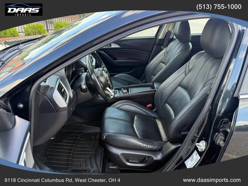Used 2018 MAZDA MAZDA3 Touring FWD image 9