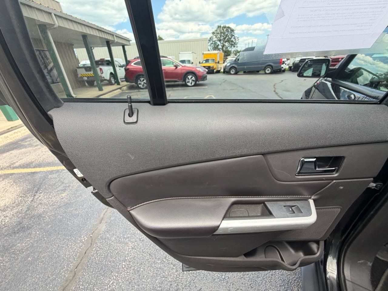 Used 2013 Ford Edge SEL FWD image 13