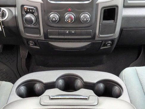Used 2017 RAM 1500 Express RWD image 18