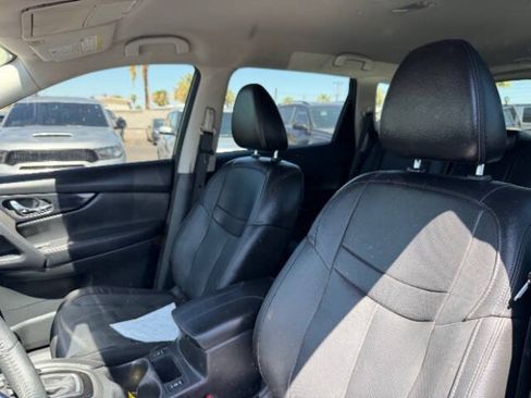 Used 2019 Nissan Rogue SL AWD/4WD image 16