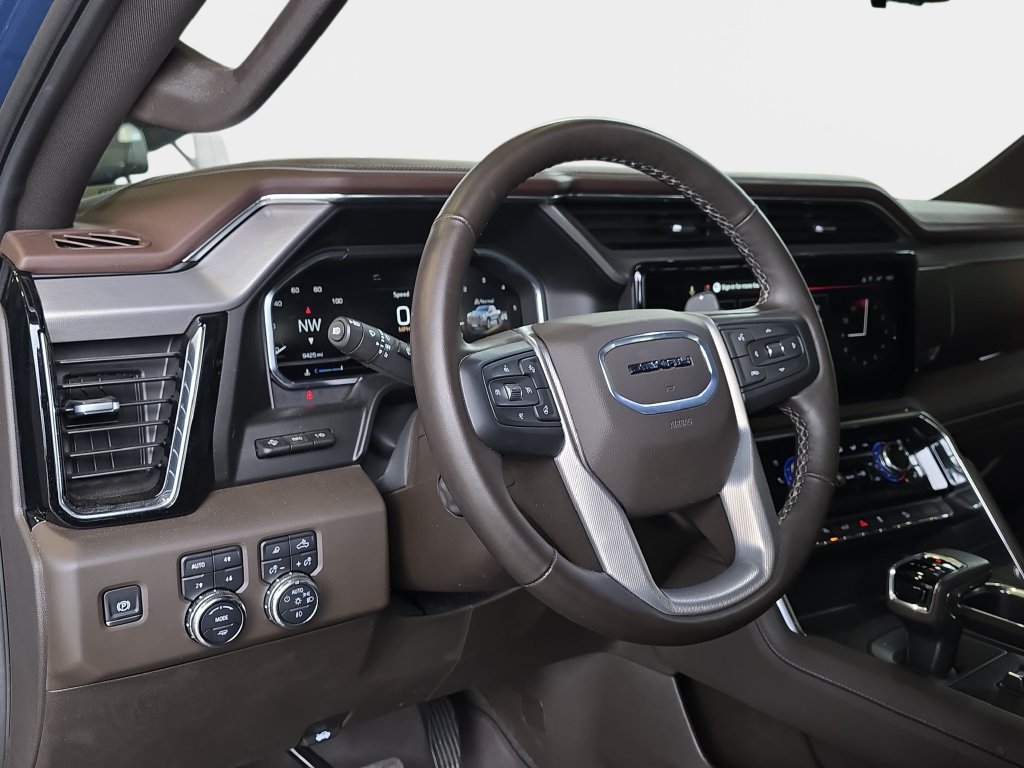 Used 2025 GMC Sierra 1500 Denali w/ Technology Package AWD/4WD image 17