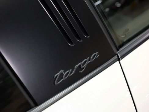 Used 2018 Porsche 911 Targa 4S image 12