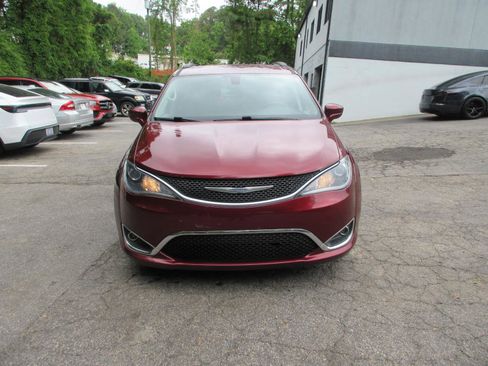 Used 2017 Chrysler Pacifica Touring-L FWD image 8