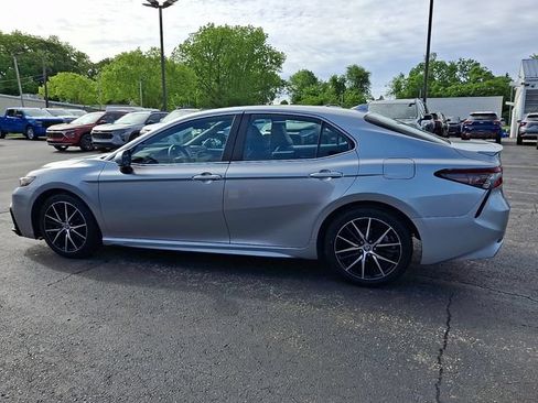 Used 2023 Toyota Camry SE FWD image 8