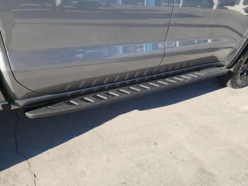 Used 2023 Chevrolet Silverado 1500 ZR2 w/ Technology Package image 21