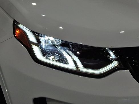 Certified 2025 Land Rover Discovery Sport S image 7