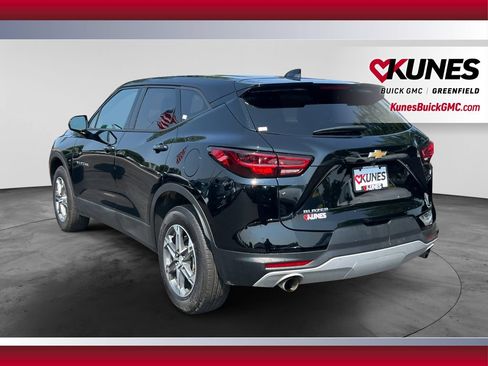 Used 2025 Chevrolet Blazer LT FWD image 8