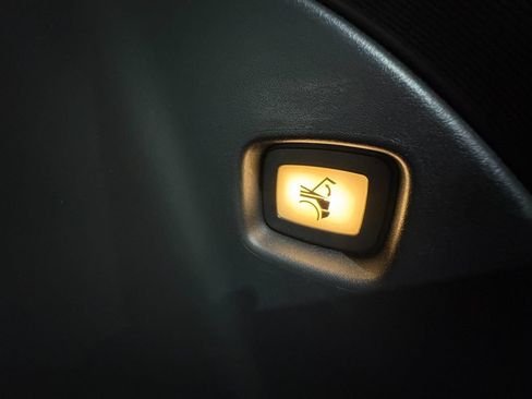 Used 2025 Tesla Cybertruck AWD Crew Cab image 44