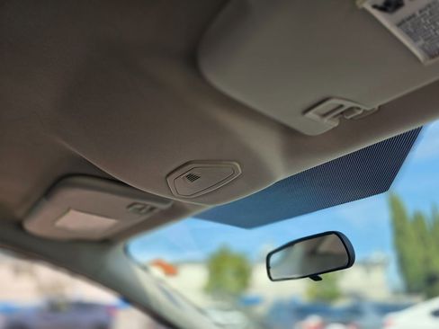 Used 2016 Ford Focus SE w/ SE Sport Package image 18