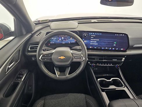 Used 2025 Chevrolet Traverse LT w/ Driver Confidence Package image 20