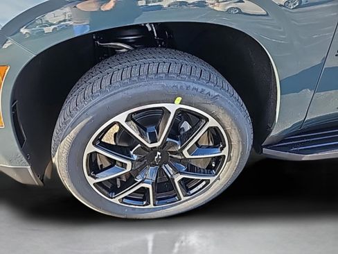 New 2026 Chevrolet Suburban RST w/ RST Capability Package image 14