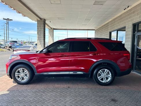 Used 2020 Ford Explorer XLT AWD/4WD image 7