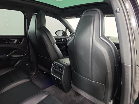 Used 2019 Porsche Cayenne E-Hybrid AWD/4WD image 47