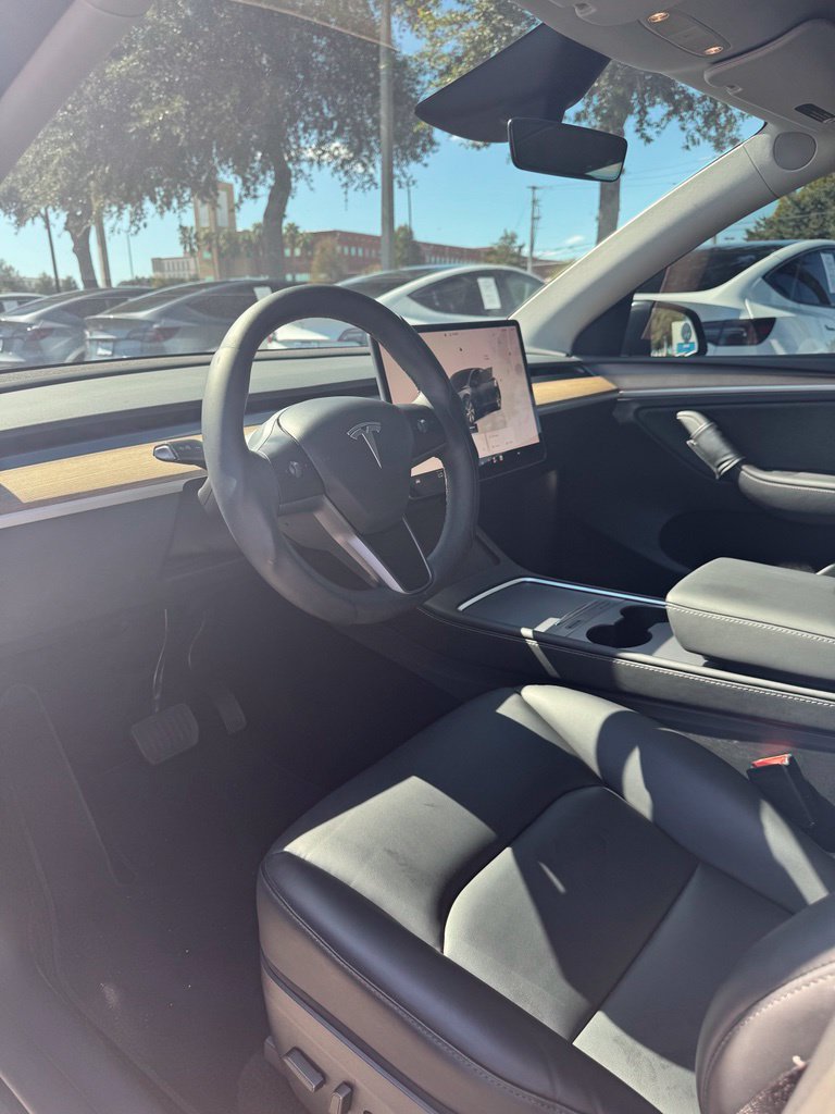 Used 2024 Tesla Model Y Long Range AWD/4WD image 14