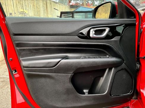 Used 2023 Jeep Compass Limited image 42