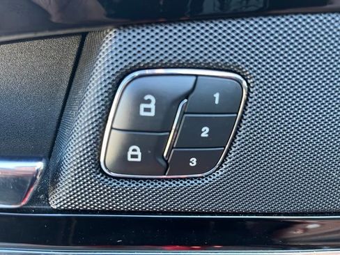 Used 2022 Lincoln Nautilus Reserve image 11