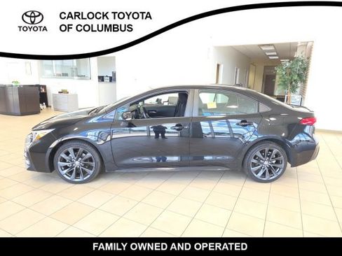 Used 2023 Toyota Corolla SE FWD image 2