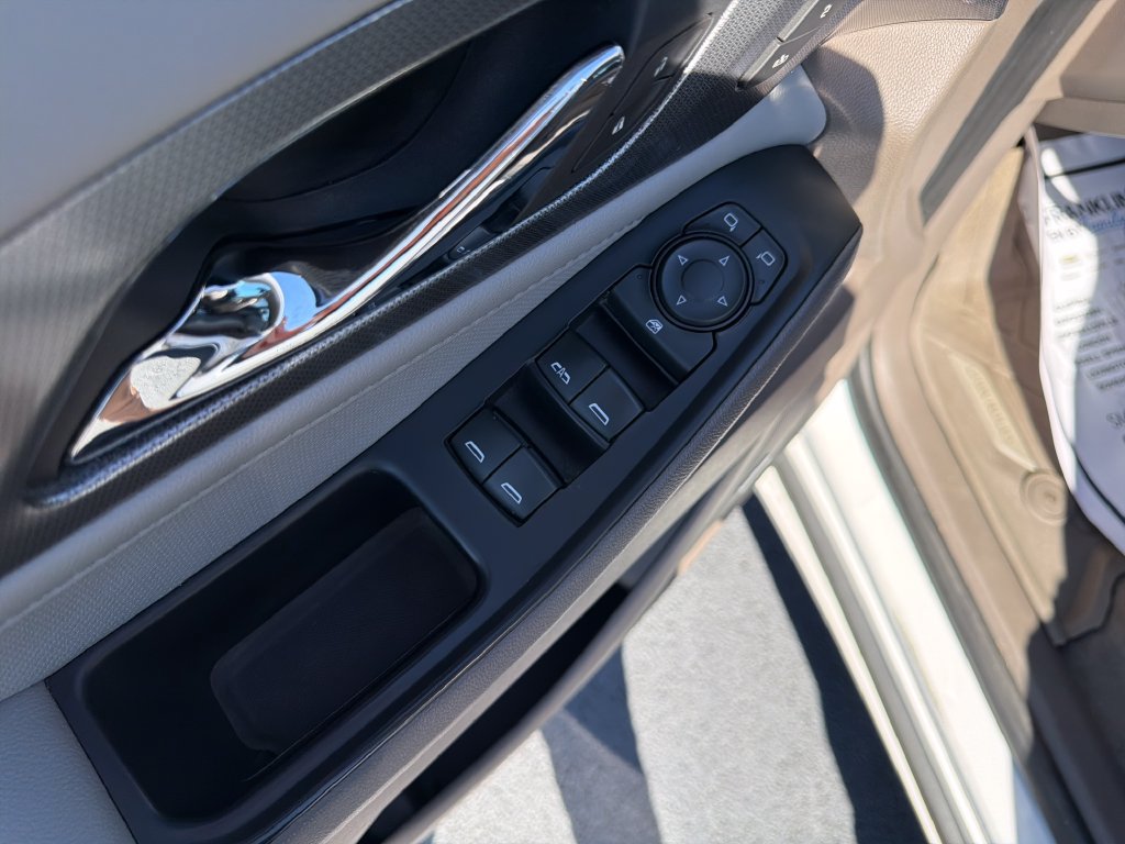 Used 2021 Chevrolet Traverse Premier AWD/4WD image 11