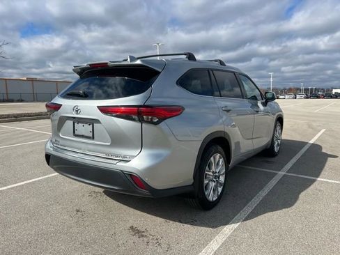 Used 2020 Toyota Highlander Limited image 8