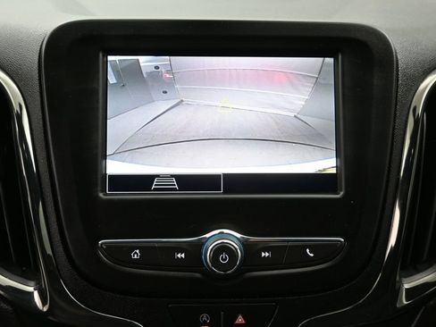 Used 2022 Chevrolet Equinox RS w/ LPO, Cargo Package AWD/4WD image 24