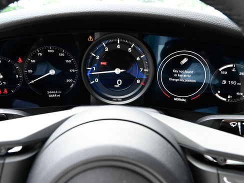 Used 2024 Porsche 911 Carrera S w/ Sportdesign Package RWD image 29