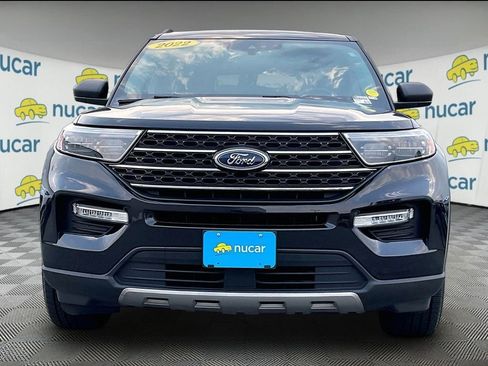 Used 2022 Ford Explorer XLT w/ Equipment Group 202A AWD/4WD image 2