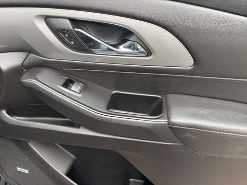 Used 2020 Chevrolet Traverse LT w/ LT Premium Package image 45