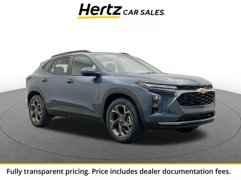 Used 2025 Chevrolet Trax LT FWD image 1