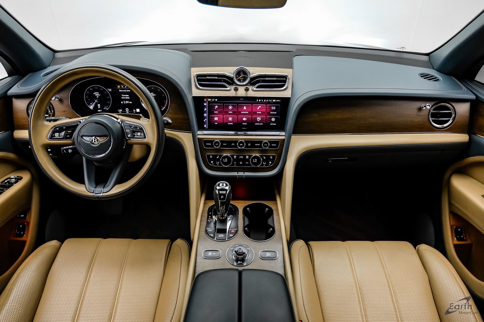 Used 2023 Bentley Bentayga Extended Wheelbase AWD/4WD image 31