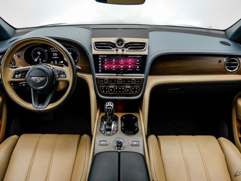 Used 2023 Bentley Bentayga Extended Wheelbase AWD/4WD image 31