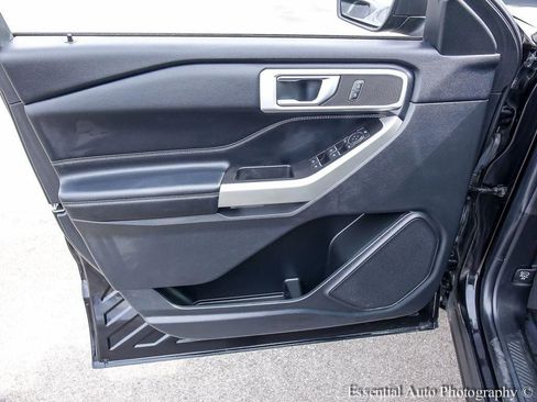 Used 2022 Ford Explorer XLT w/ Equipment Group 202A image 22