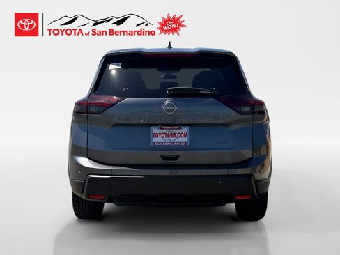 Used 2025 Nissan Rogue SV AWD/4WD image 4