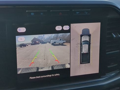 Used 2023 Ford F250 Lariat w/ Chrome Package image 19