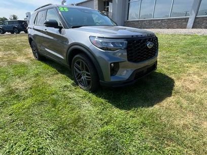 Used 2025 Ford Explorer ST-Line w/ ST-Line Street Pack