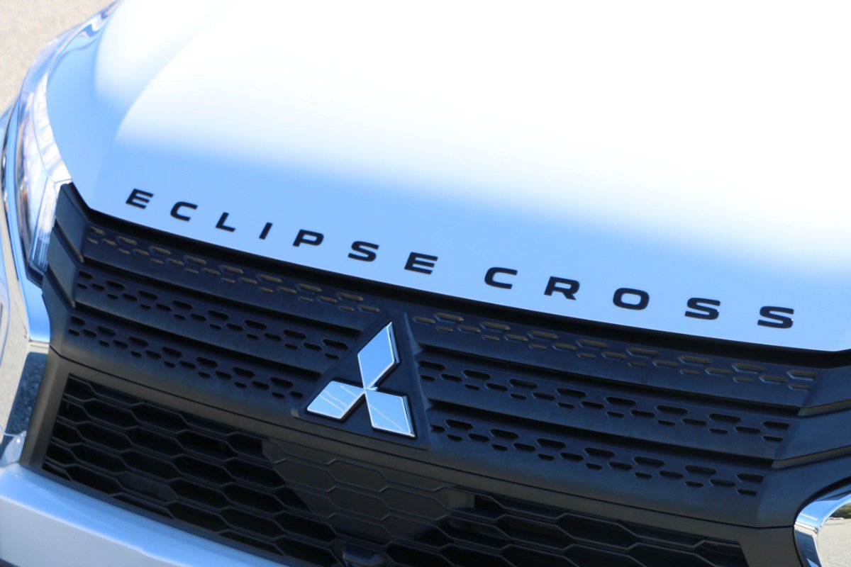 Used 2024 Mitsubishi Eclipse Cross LE AWD/4WD image 12