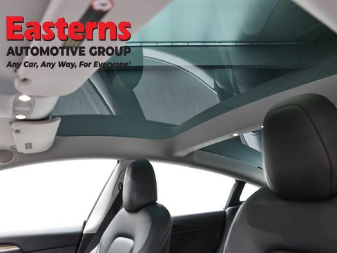 Used 2021 Tesla Model 3 Standard Range Plus image 31