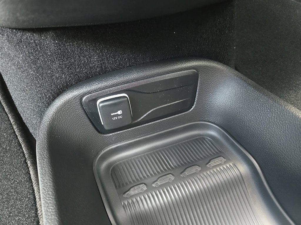 New 2027 Chrysler Pacifica Select w/ Family Tech Group FWD image 69