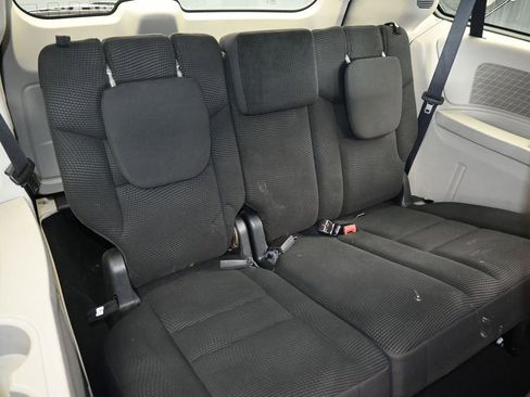 Used 2020 Dodge Grand Caravan SE image 32