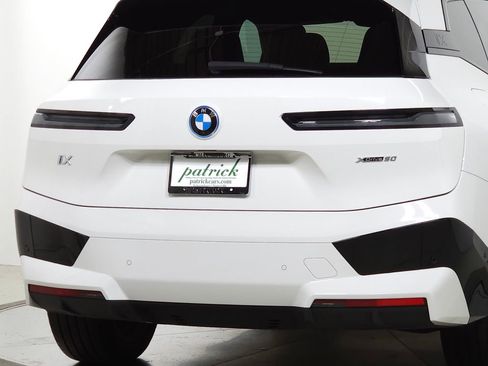Used 2024 BMW iX xDrive50 w/ Sport Package AWD/4WD image 11